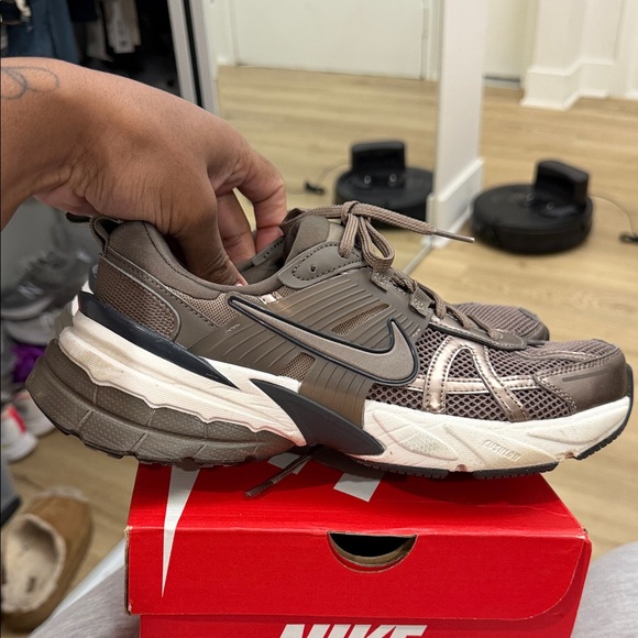 Nike Metallic Brown Mesh Sneakers - Picture 4 of 6